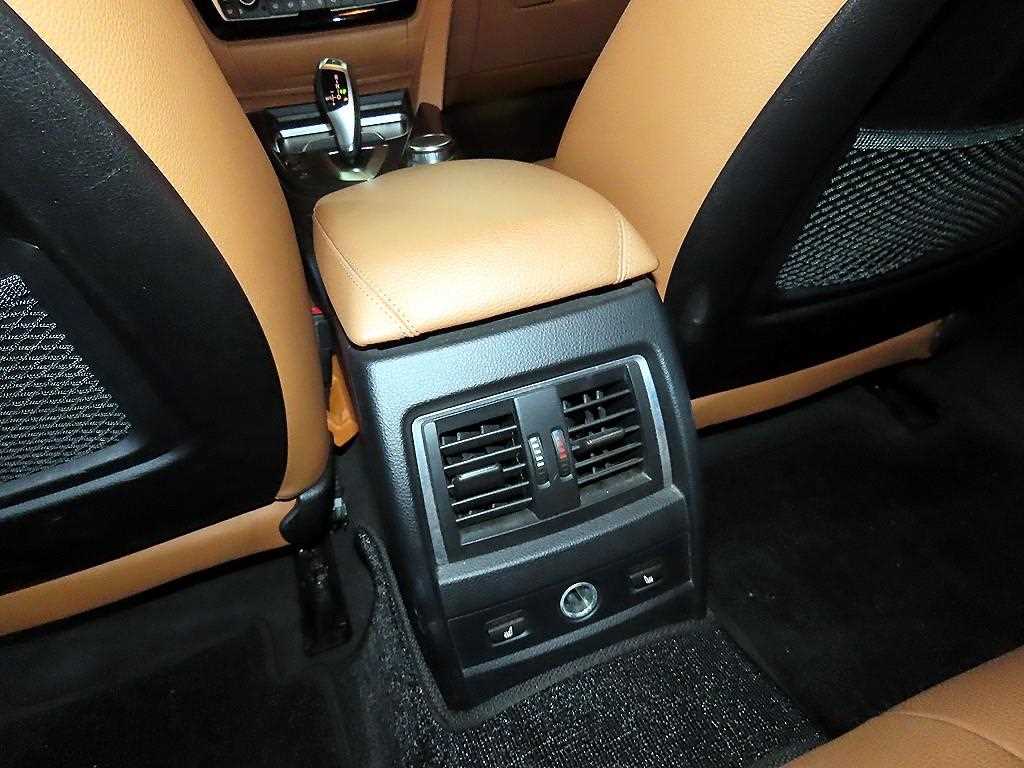 BMW 3 series 2018 Negro - Importación desde Corea - HF Imports Iquique - Foto 16