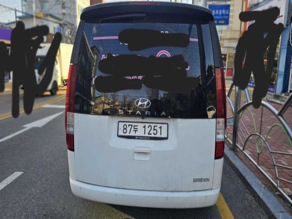 HYUNDAI Staria - Vista 2