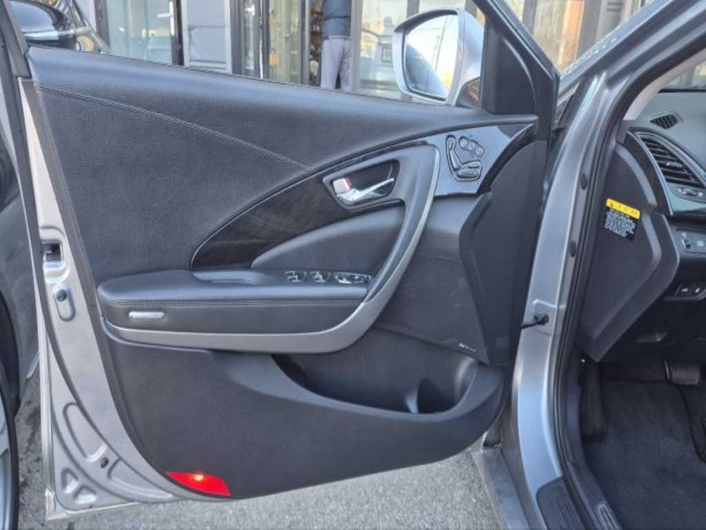 HYUNDAI Grandeur - Vista 7