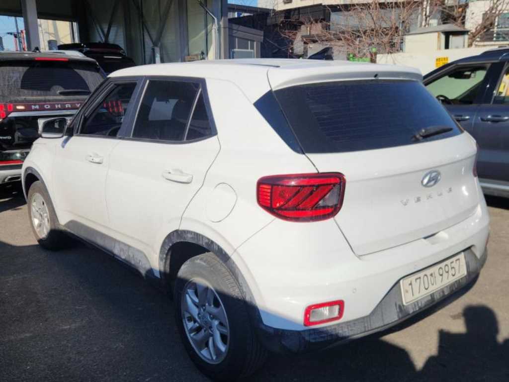 HYUNDAI Venue - Vista 3