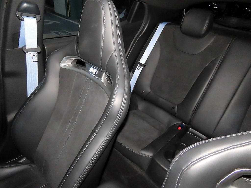 HYUNDAI Veloster - Vista 8