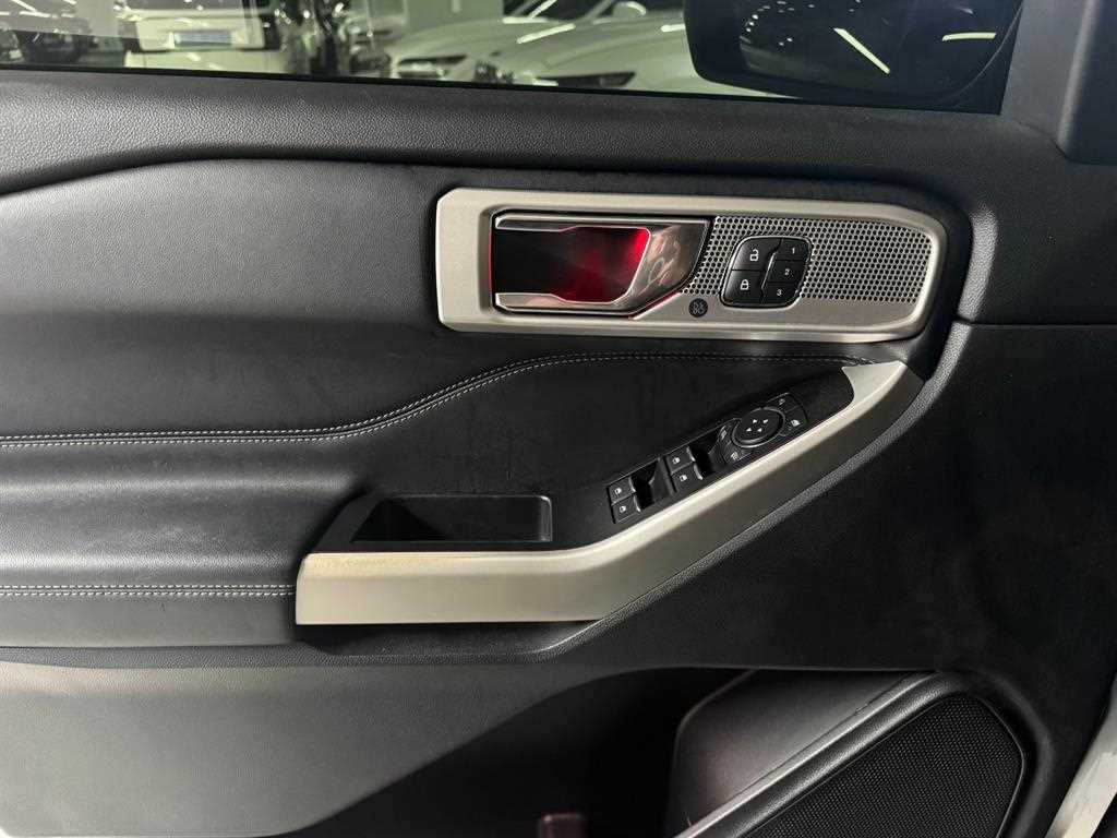 Ford Explorer - Vista 9