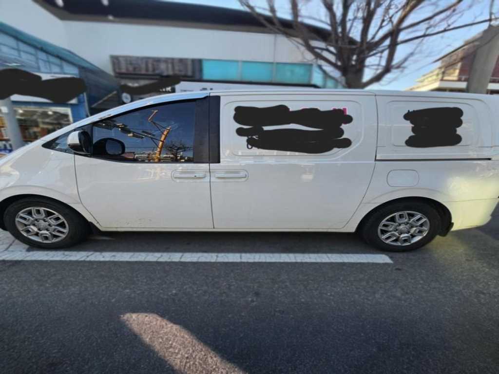 HYUNDAI Staria - Vista 3