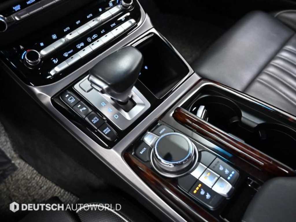 Genesis EQ900 - Vista 8