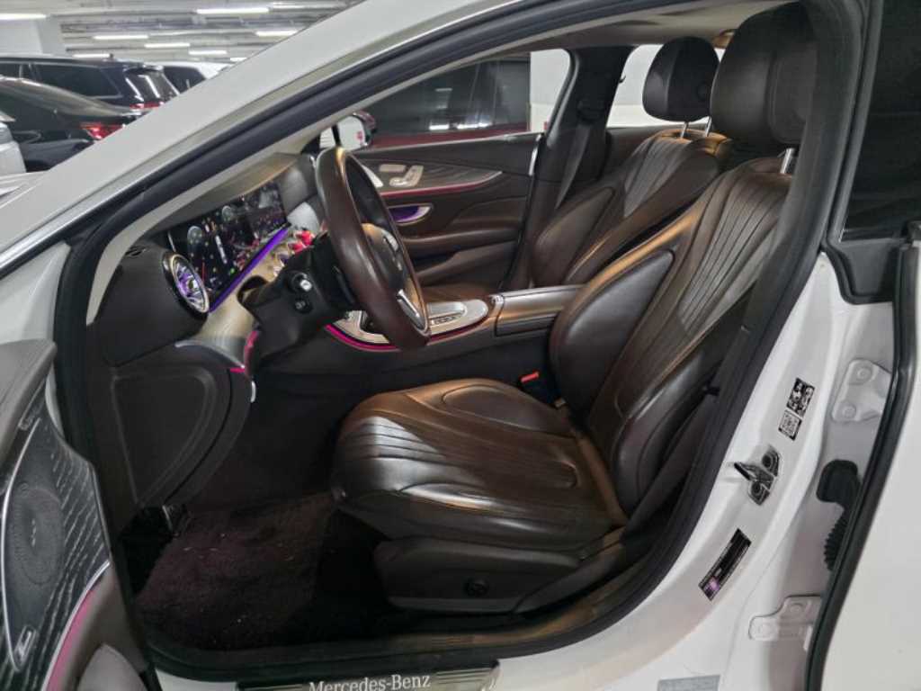 Mercedes Benz CLS Class - Vista 8