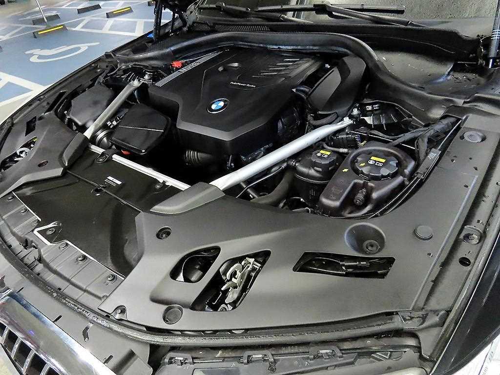 BMW 5 Series 2022 Negro - Importación desde Corea - HF Imports Iquique - Foto 19