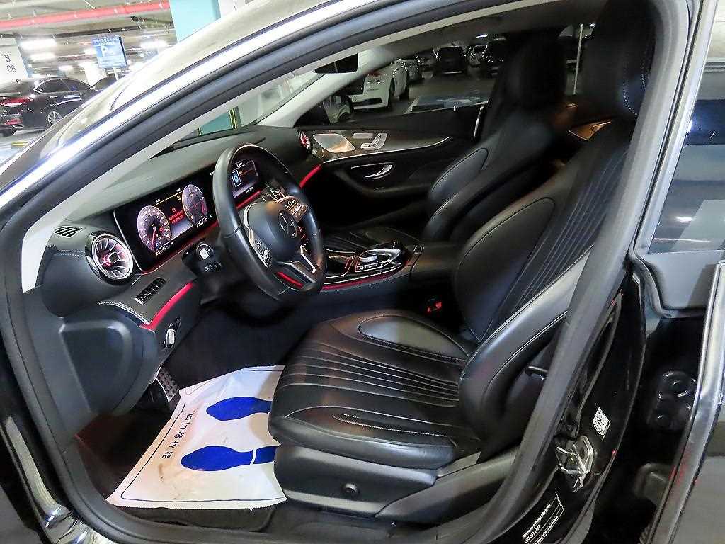 Mercedes Benz CLS Class - Vista 6