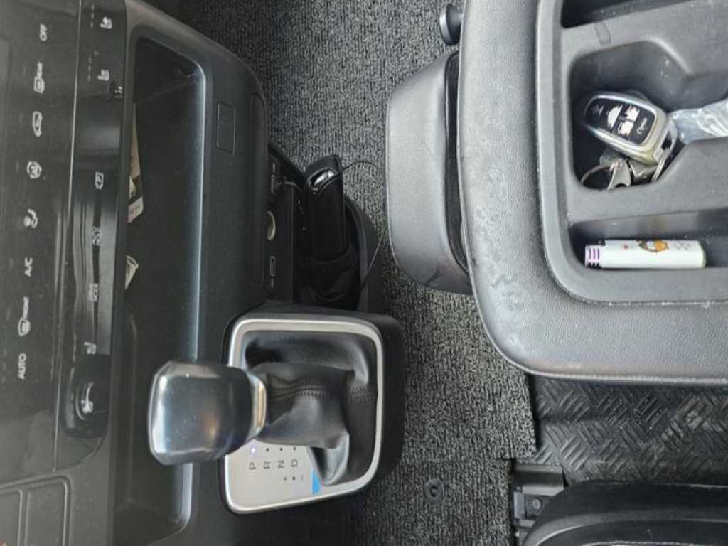 HYUNDAI Staria - Vista 6