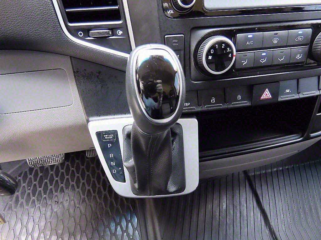 HYUNDAI Solati - Vista 11