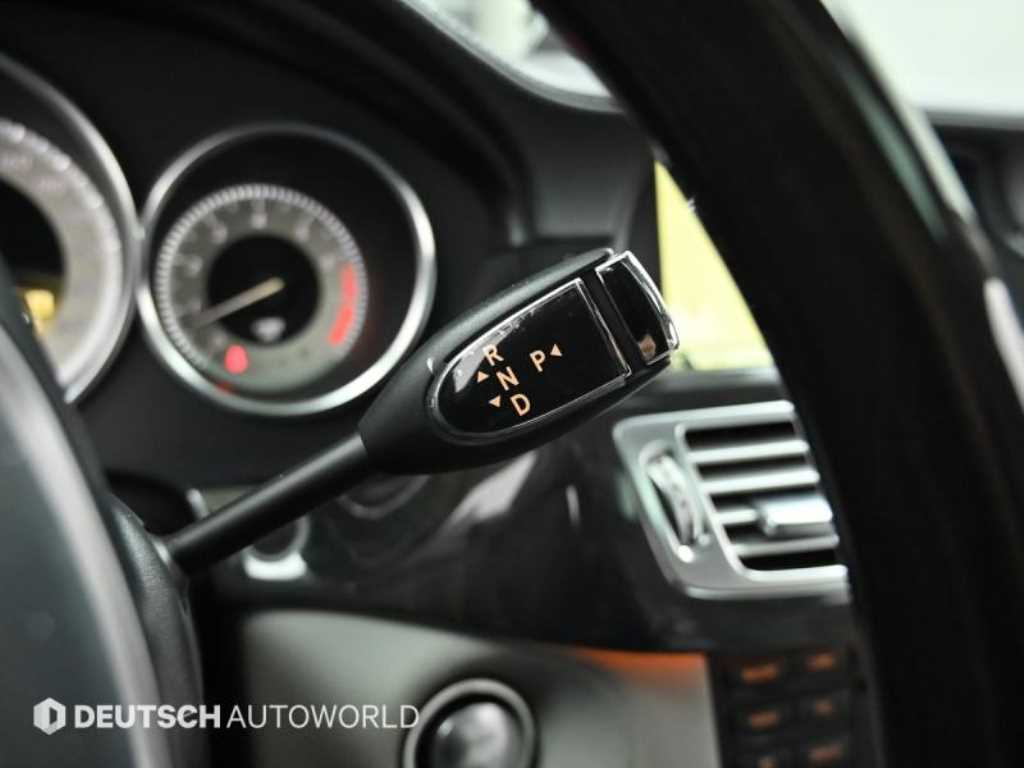 Mercedes Benz CLS Class - Vista 9