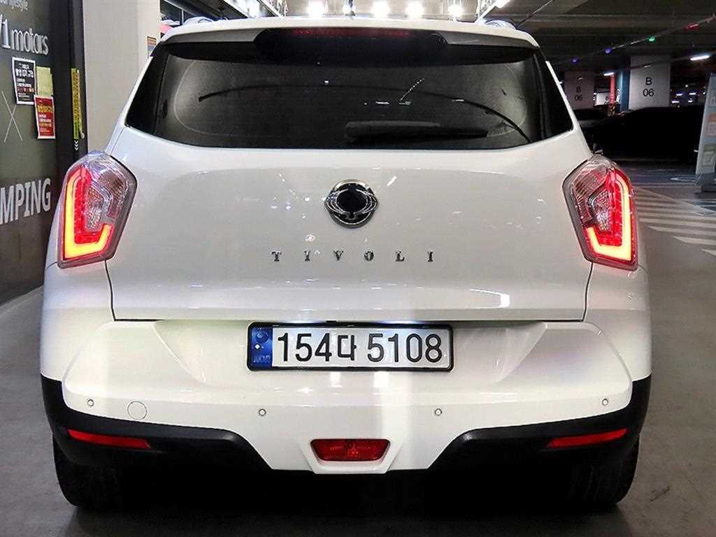 Ssangyong Tivoli - Vista 5