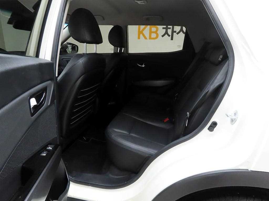 Ssangyong Tivoli 2022 Blanco - Importación desde Corea - HF Imports Iquique - Foto 14