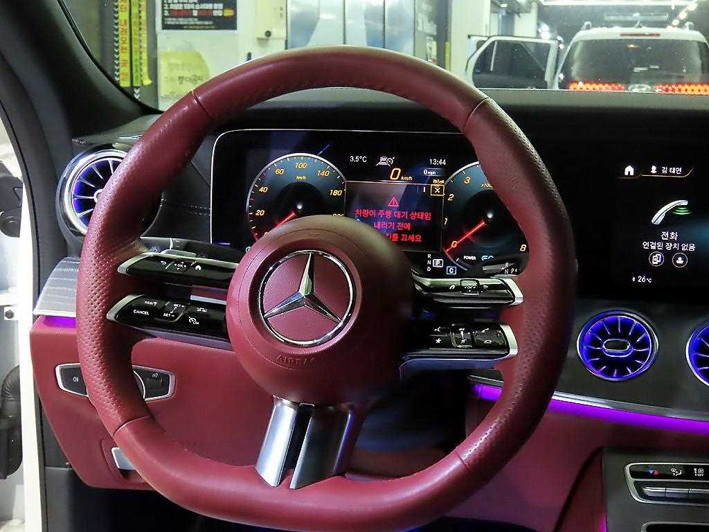 Mercedes Benz CLS Class - Vista 8