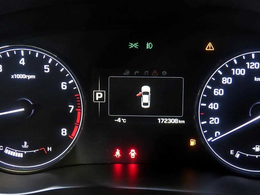 HYUNDAI Genesis - Vista 9