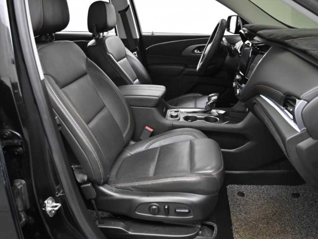 Chevrolet Travers - Vista 10