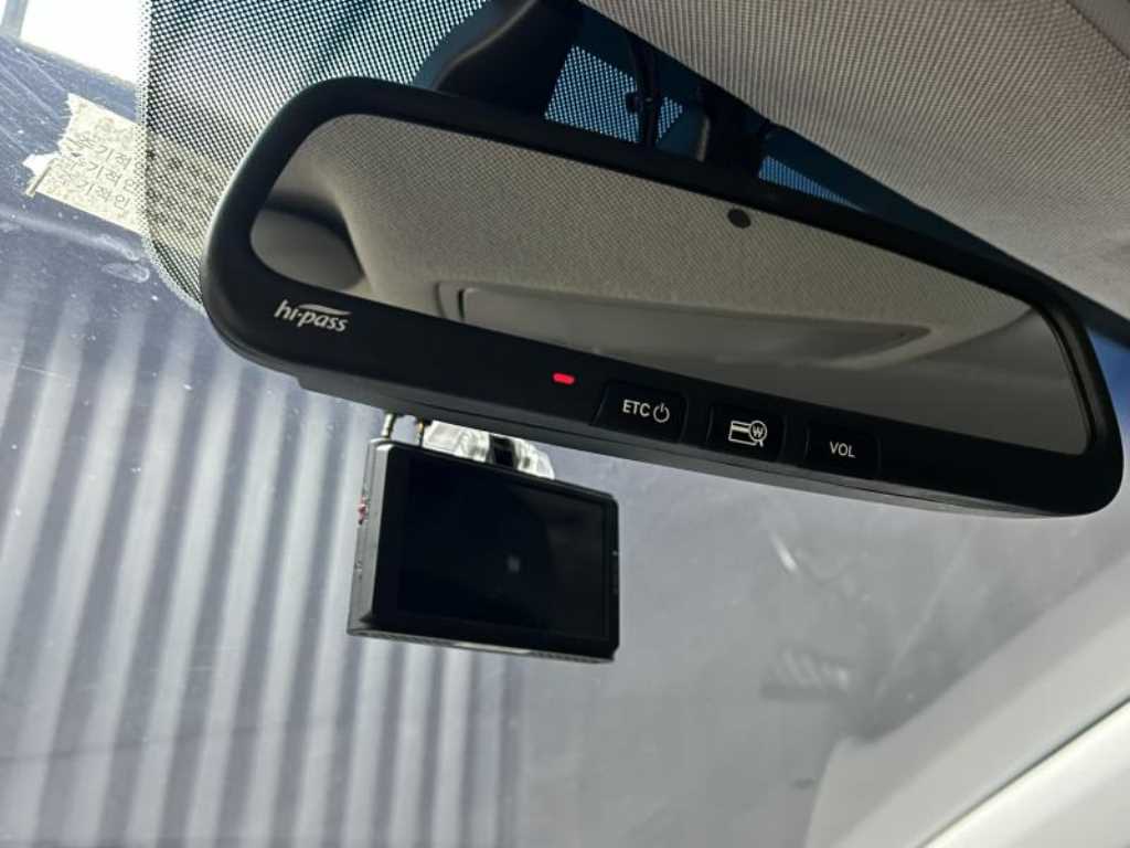 HYUNDAI Avante - Vista 11