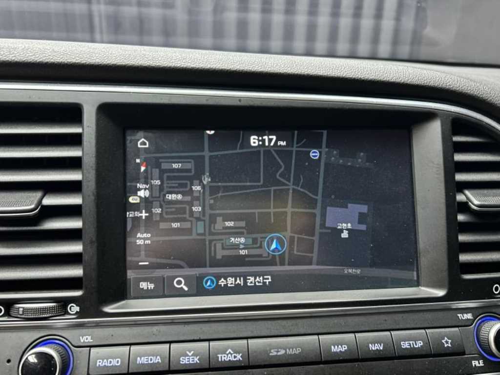 HYUNDAI Avante - Vista 12