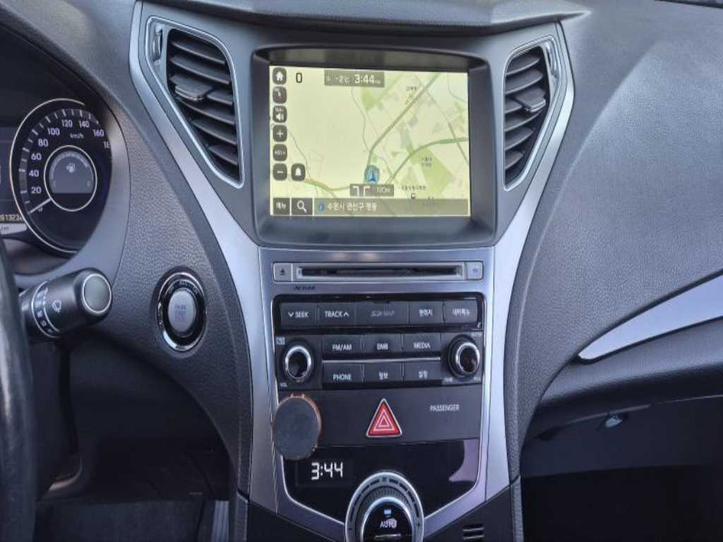 HYUNDAI Grandeur - Vista 10