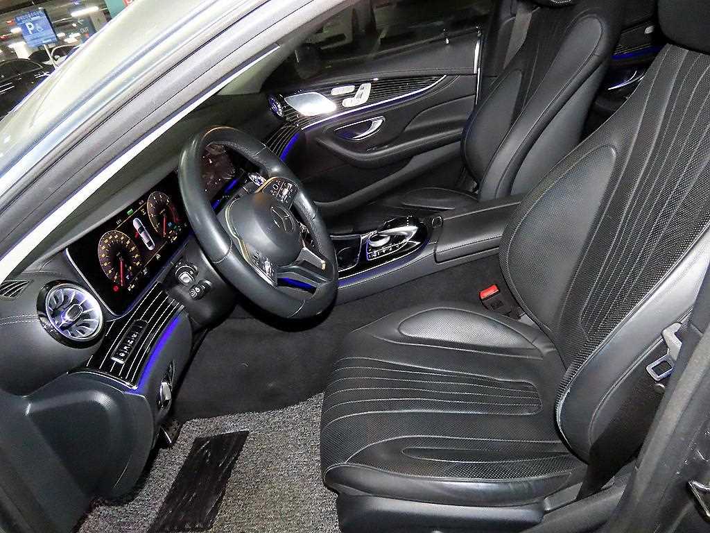 Mercedes Benz CLS Class - Vista 6