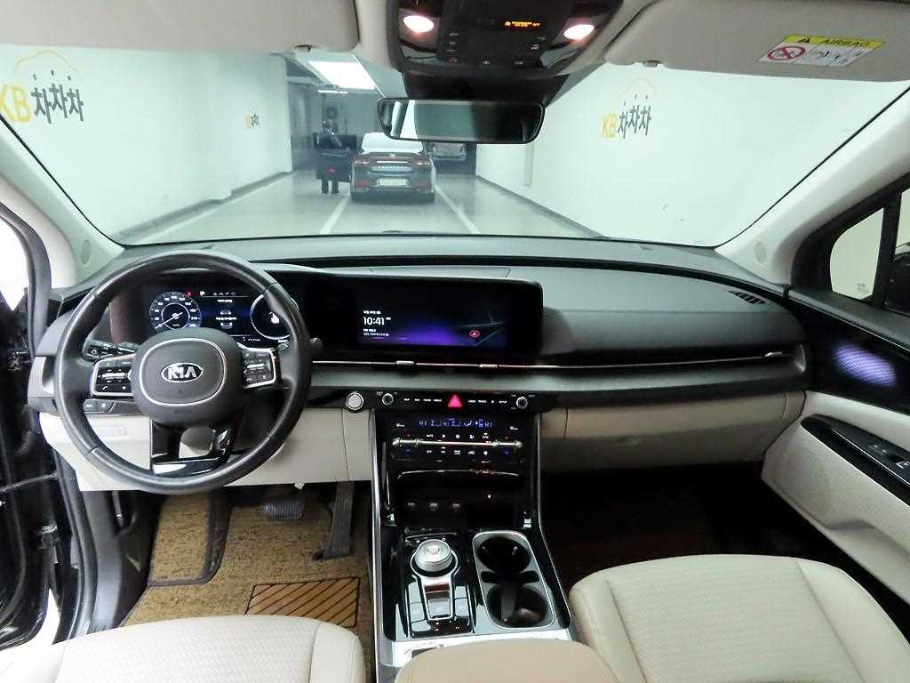 KIA Carnival - Vista 7