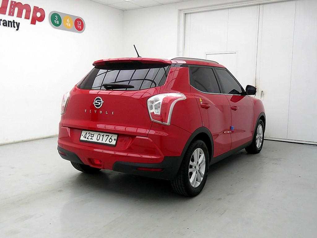 Ssangyong Tivoli - Vista 4