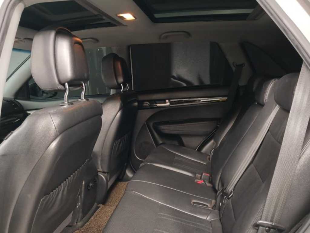 KIA Sorento - Vista 8
