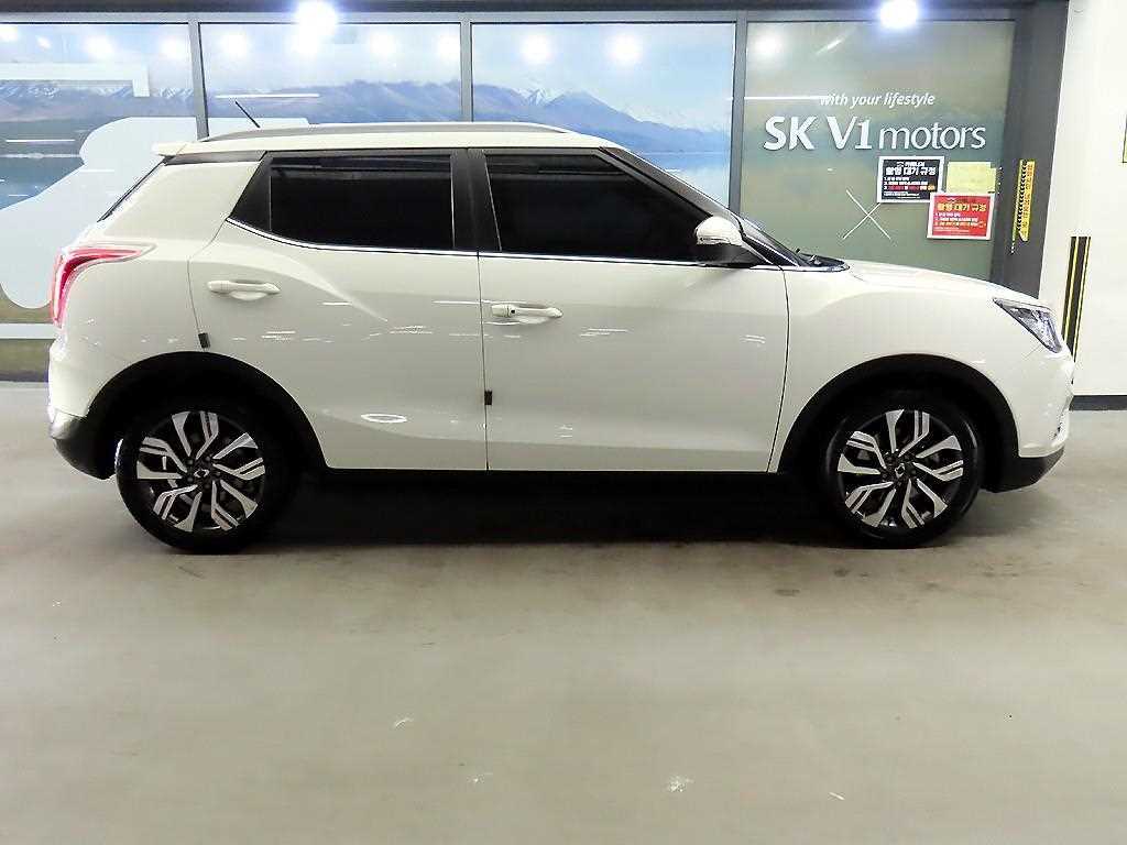 Ssangyong Tivoli - Vista 3
