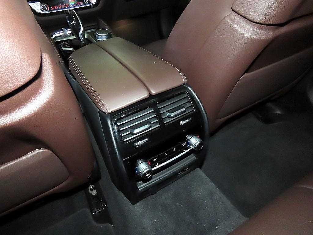 BMW 5 Series 2022 Negro - Importación desde Corea - HF Imports Iquique - Foto 15