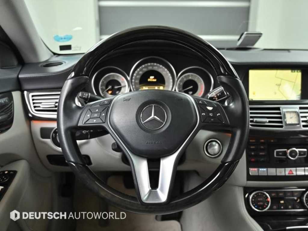 Mercedes Benz CLS Class 2012 Plateado - Importación desde Corea - HF Imports Iquique - Foto 13