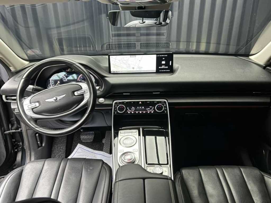 Genesis GV80 - Vista 8