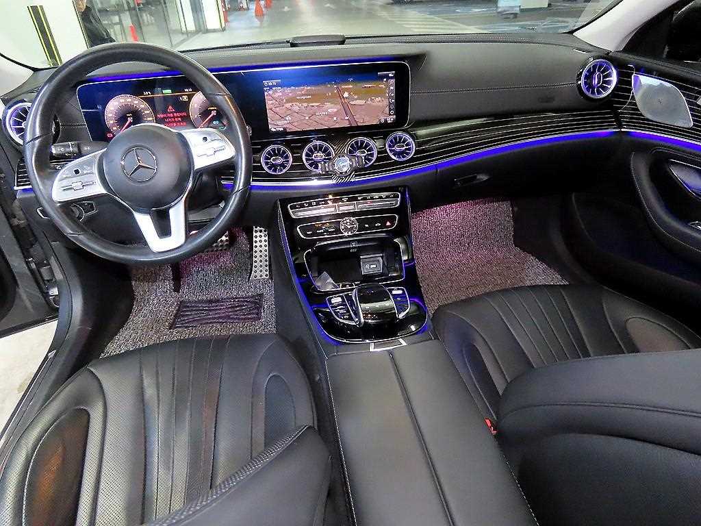 Mercedes Benz CLS Class - Vista 10
