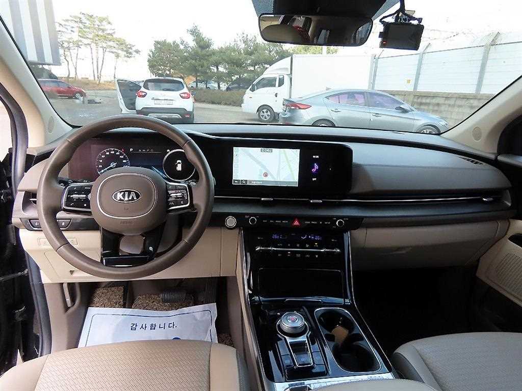 KIA Carnival - Vista 5