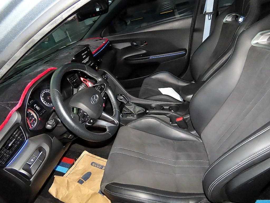 HYUNDAI Veloster - Vista 7