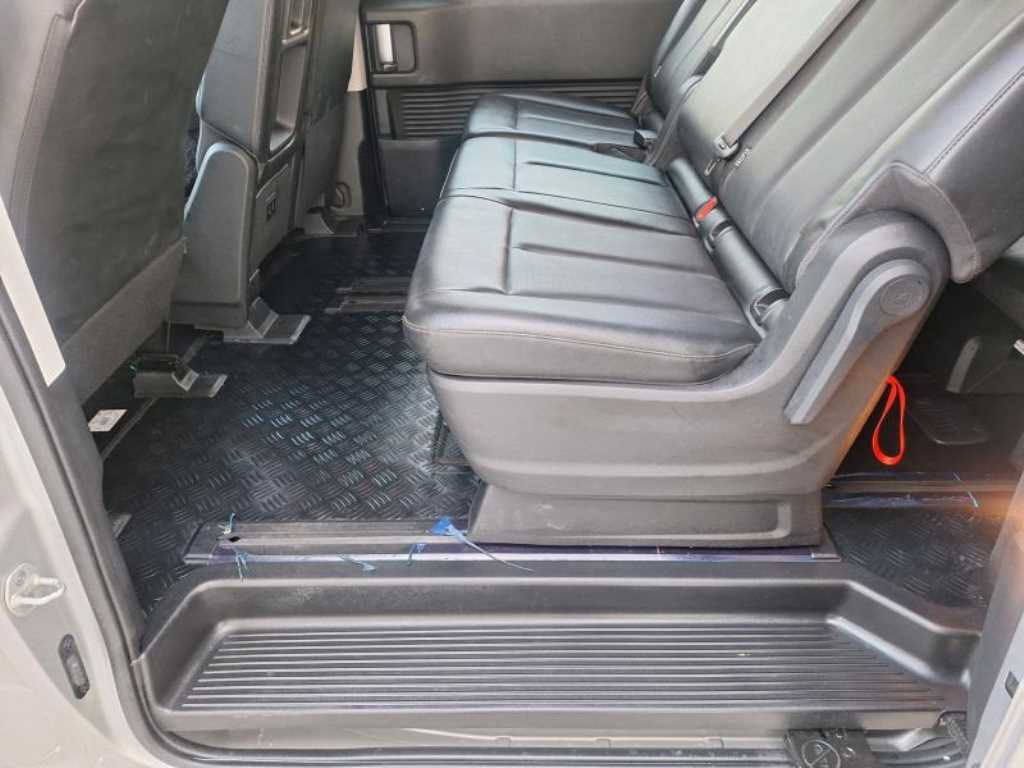 HYUNDAI Staria - Vista 8