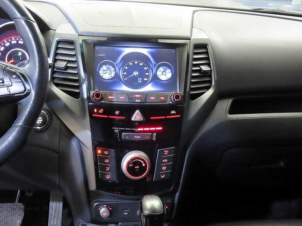 Ssangyong Tivoli - Vista 11