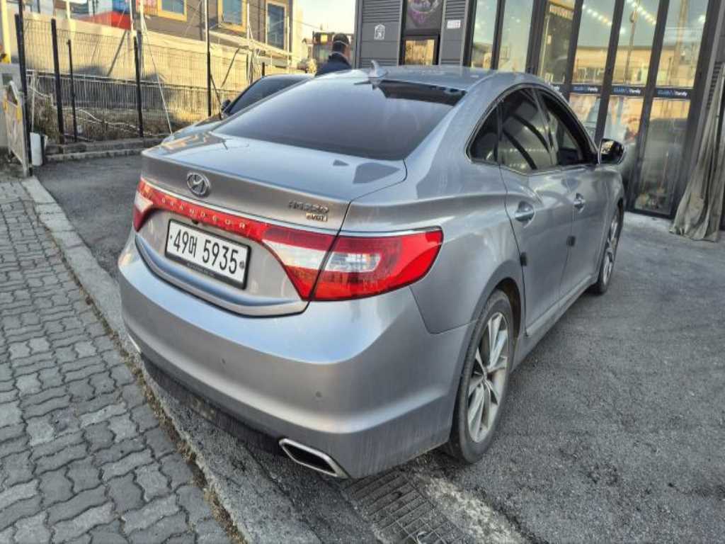 HYUNDAI Grandeur - Vista 6