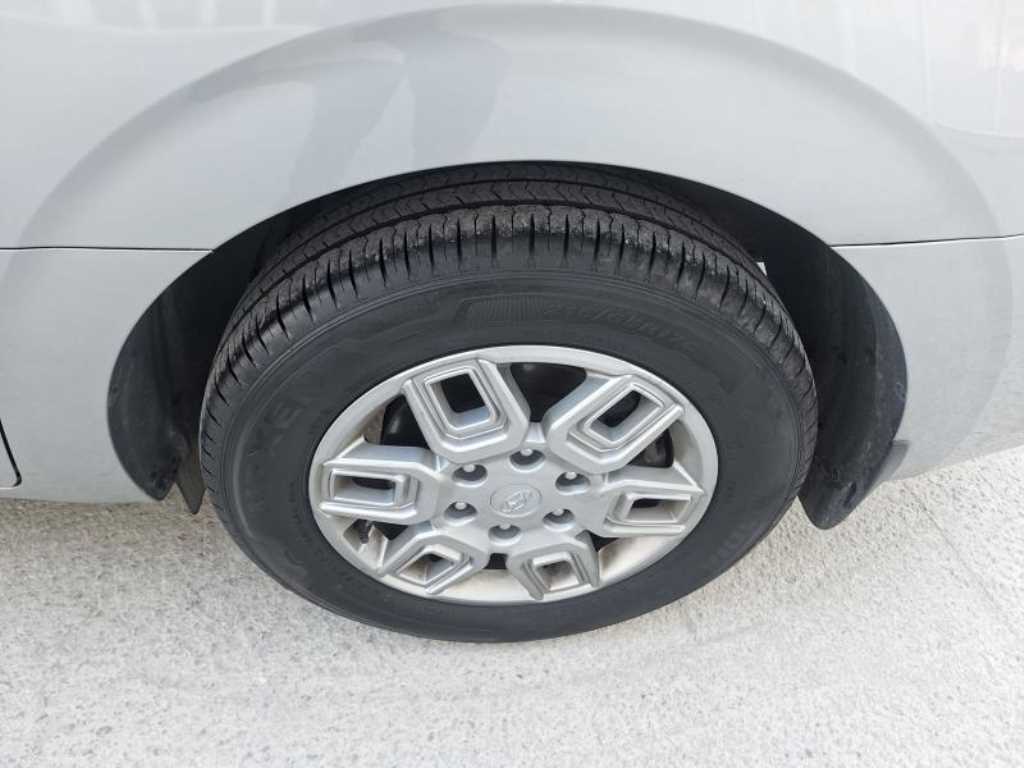 HYUNDAI Staria - Vista 10