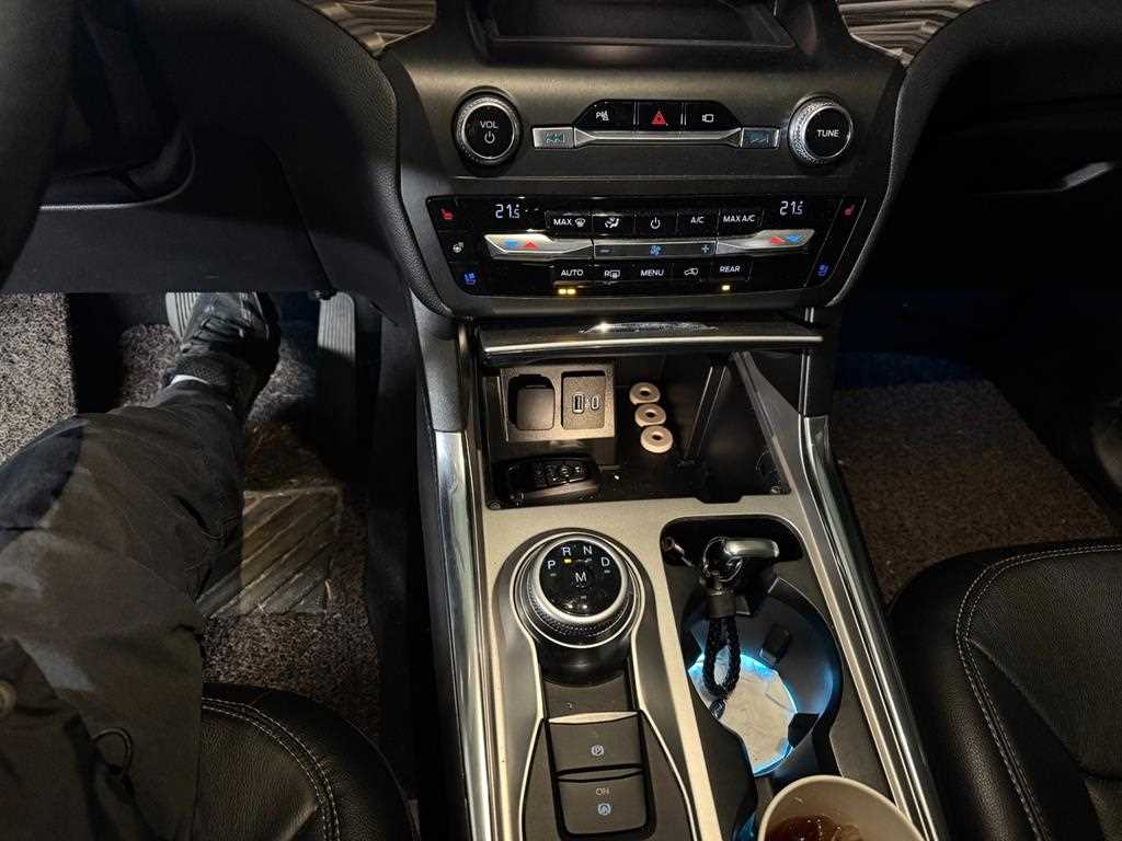 Ford Explorer - Vista 8