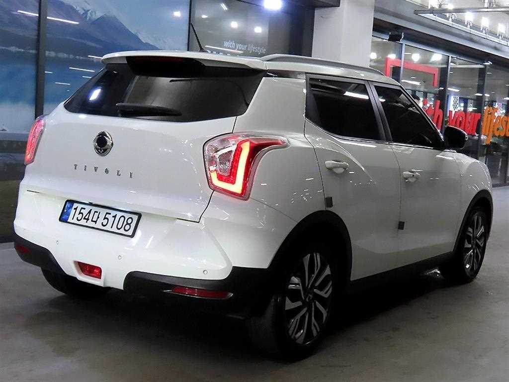 Ssangyong Tivoli - Vista 4