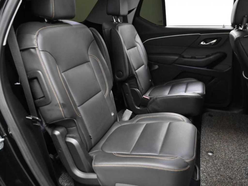 Chevrolet Travers - Vista 12