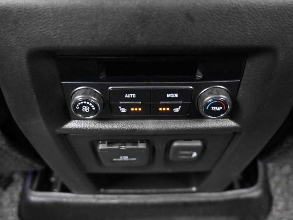 Chevrolet Travers 2021 Negro - Importación desde Corea - HF Imports Iquique - Foto 16