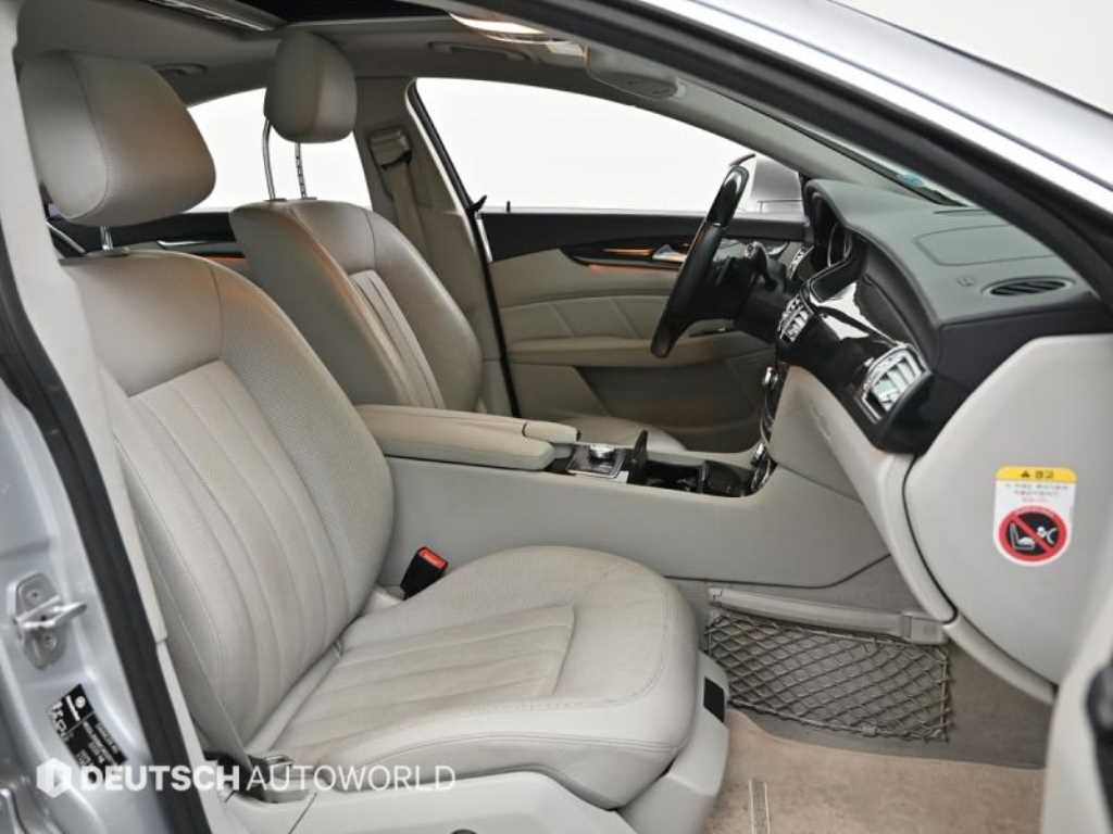 Mercedes Benz CLS Class - Vista 10