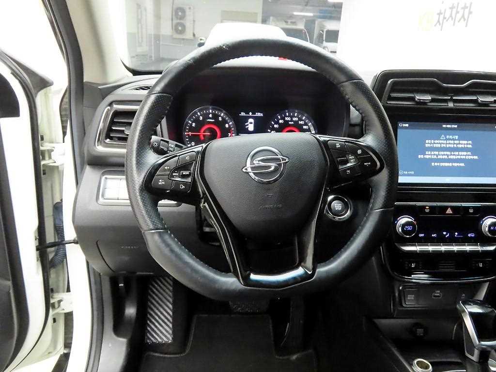 Ssangyong Tivoli - Vista 8