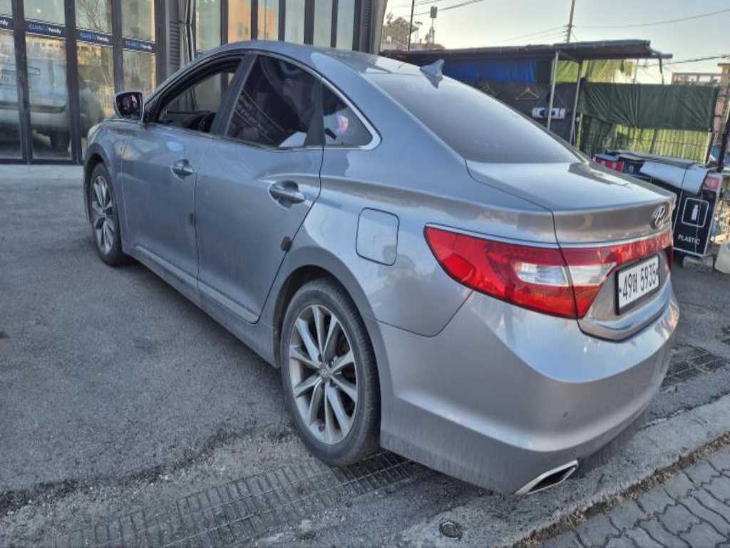 HYUNDAI Grandeur - Vista 4