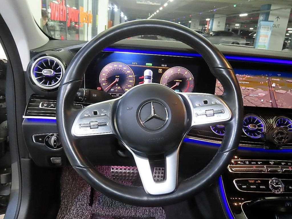 Mercedes Benz CLS Class - Vista 8