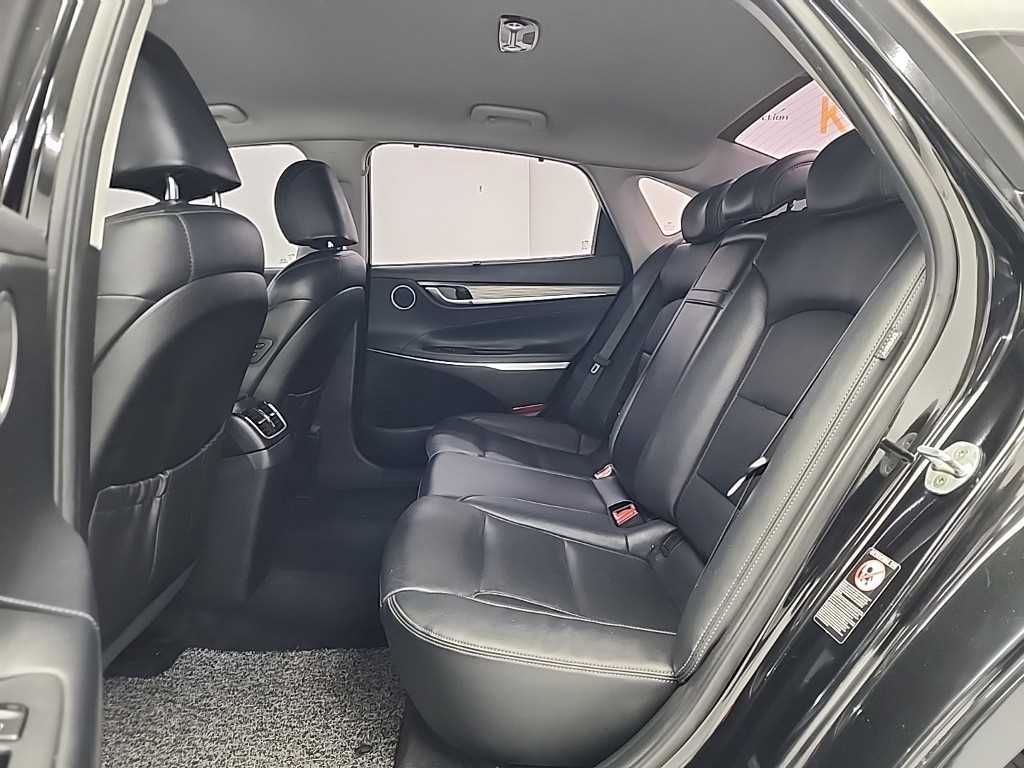 HYUNDAI Grandeur - Vista 12