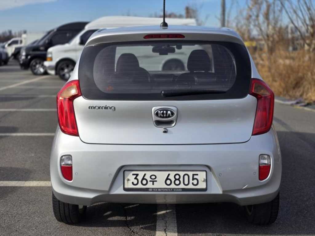 KIA Morning - Vista 4