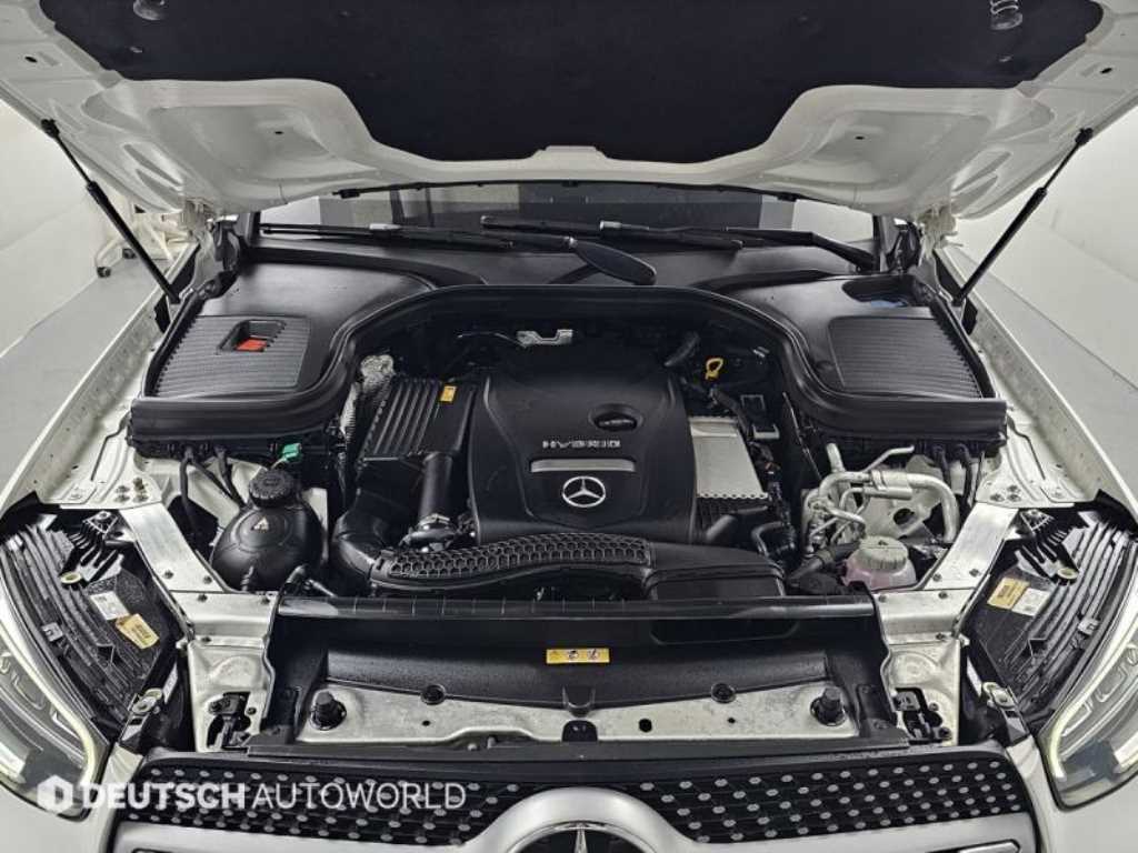 Mercedes Benz GLC Class - Vista 6