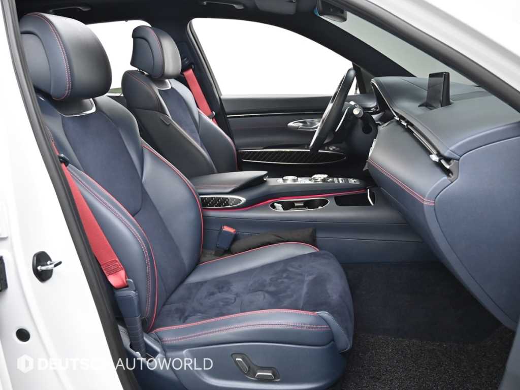 Genesis GV70 - Vista 10