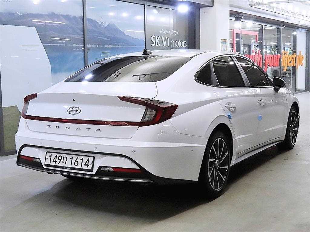 HYUNDAI Sonata - Vista 4
